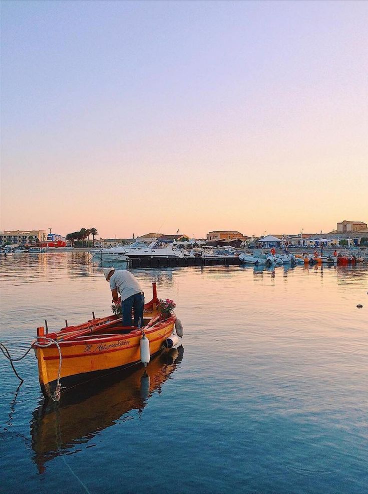 mare barca turismo ritratto Sicilia benda
